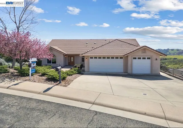 Photo 3 of Single family home for sale at 1105 Paradise Peak Rd, Valley Springs, CA 95252 | MLS# 41146993 | Listing updated on 2026-10-02
