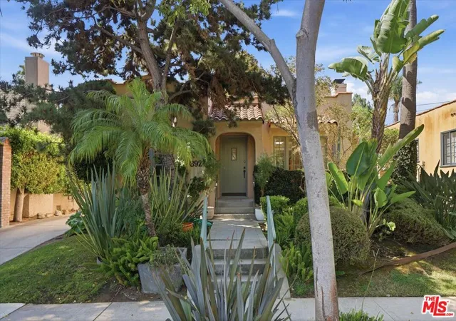 Photo 2 of Sale Pending at 8924 Ashcroft Ave, West Hollywood, CA 90048 | MLS# 26949959 | Listing updated on 2026-10-07
