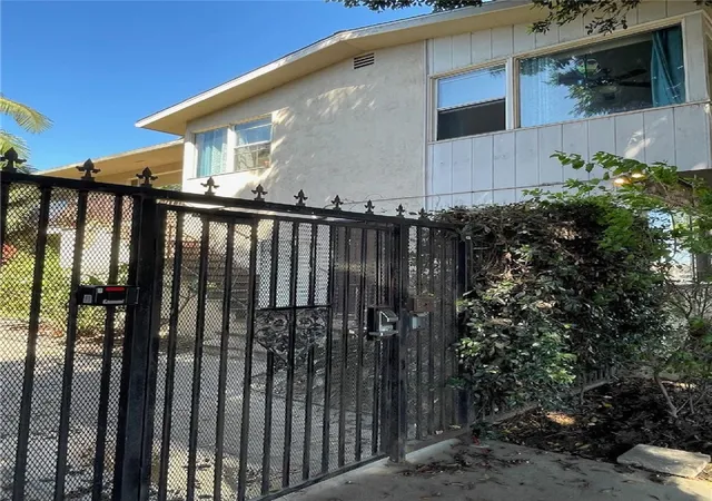 Photo 2 of Townhouse for sale at 1035 E Appleton St #2, Long Beach, CA 90802 | MLS# RS26191853 | Listing updated on 2026-09-29