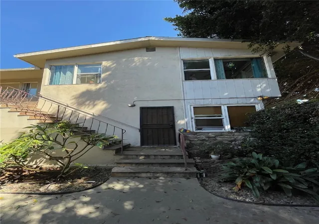 Photo 3 of Townhouse for sale at 1035 E Appleton St #2, Long Beach, CA 90802 | MLS# RS26191853 | Listing updated on 2026-09-29