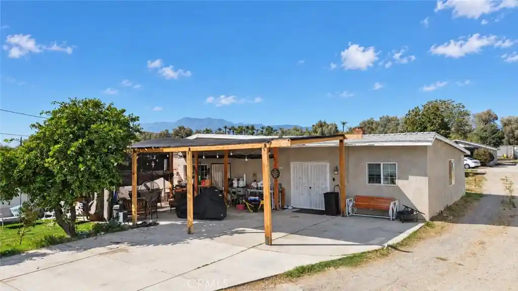 Single family home for sale at 18330 Hawthorne Ave, Bloomington, CA 92316 | MLS# IV26190248