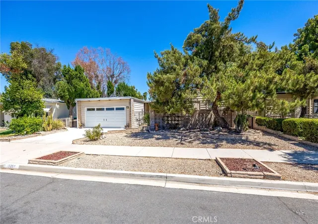 Photo 3 of Manufactured home for sale at 1280 Brentwood, Hemet, CA 92545 | MLS# SW26192388 | Listing updated on 2026-09-13