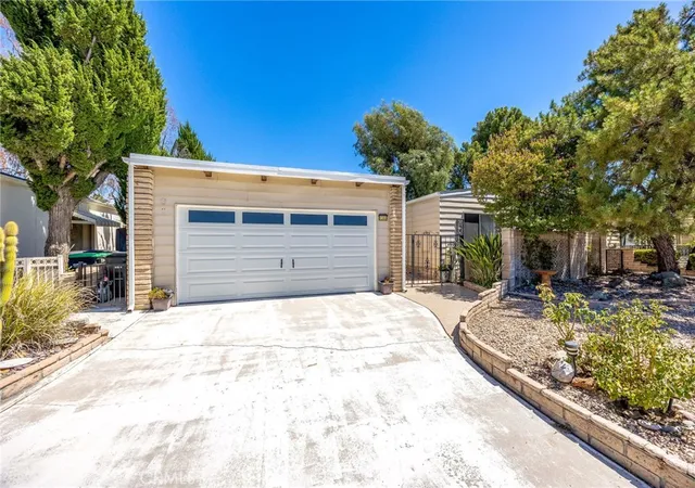 Photo 3 of Manufactured home for sale at 1280 Brentwood, Hemet, CA 92545 | MLS# SW26192388 | Listing updated on 2026-10-30
