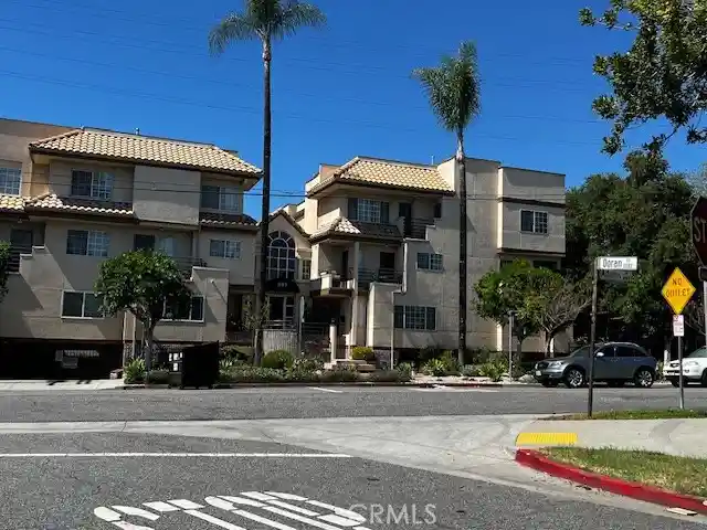 Listing Photo 1 - Condo for sale in 537 N Adams located at 537 N Adams, Glendale, CA 91206 - Unit #212