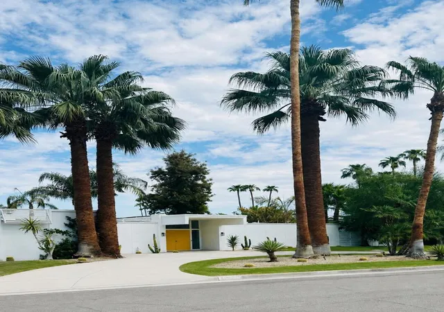 Photo 2 of Single family home for sale at 76160 Fairway Dr, Indian Wells, CA 92210 | MLS# 219152202DA | Listing updated on 2026-10-07