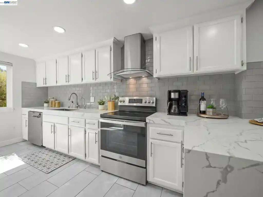 Photo 1 of Townhouse for sale at 5371 San Simeon Pl, Castro Valley, CA 94552 | MLS# 41147013 | Listing updated on 2026-10-22