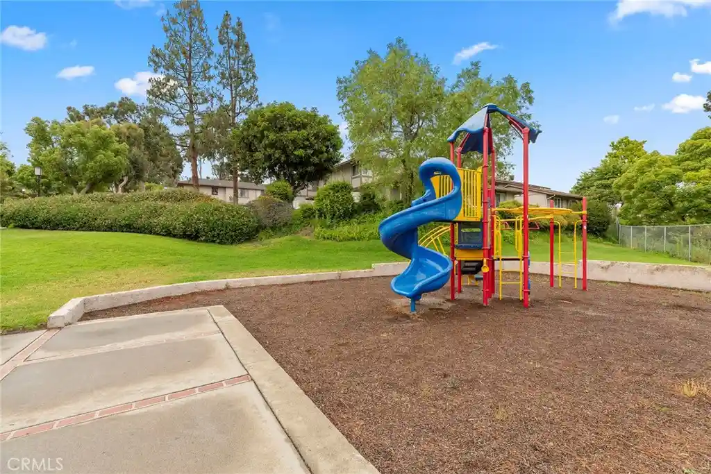 Listing Photo 28 - Condo for sale in 6530 Shady Gate located at 6530 Shady Gate, Yorba Linda, CA 92886 - Unit #32