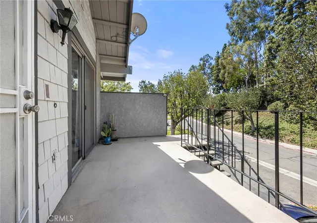 Listing Photo 4 - Condo for sale in building located at 6530 Shady Gate, Yorba Linda, CA 92886 - Unit #32