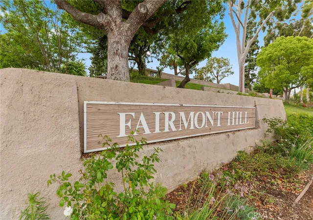 Listing Photo 5 - Condo for sale in building located at 6530 Shady Gate, Yorba Linda, CA 92886 - Unit #32