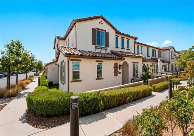 Townhouse for sale at 5604 Alta Mura Way #1, Fontana, CA 92336 | MLS# IV26192826