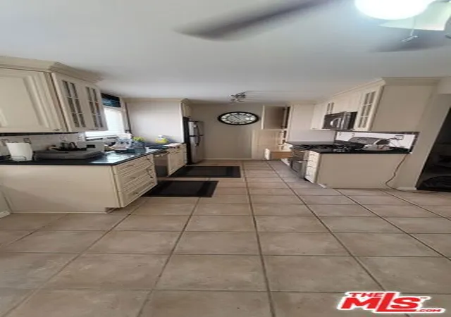 Condo for sale at 6908 Remmet Ave #8, Canoga Park, CA 91303 | MLS# 26959261