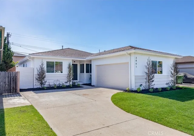 Photo 1 of Sale Pending at 3861 S Norton Ave, Los Angeles, CA 90008 | MLS# IG26193234 | Listing updated on 2026-10-09