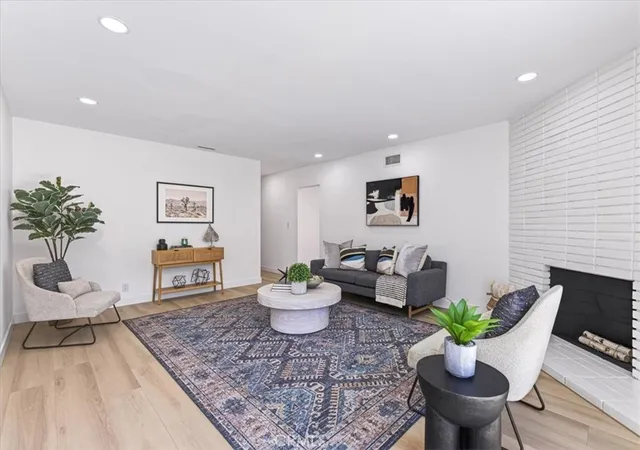 Photo 4 of Sale Pending at 3861 S Norton Ave, Los Angeles, CA 90008 | MLS# IG26193234 | Listing updated on 2026-10-09