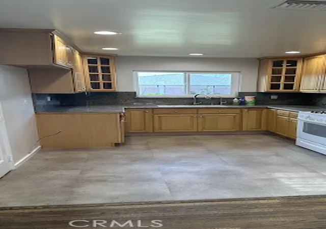 Photo 4 of Sale Pending at 14338 Brookport, Baldwin Park, CA 91706 | MLS# CV26193084 | Listing updated on 2026-10-03