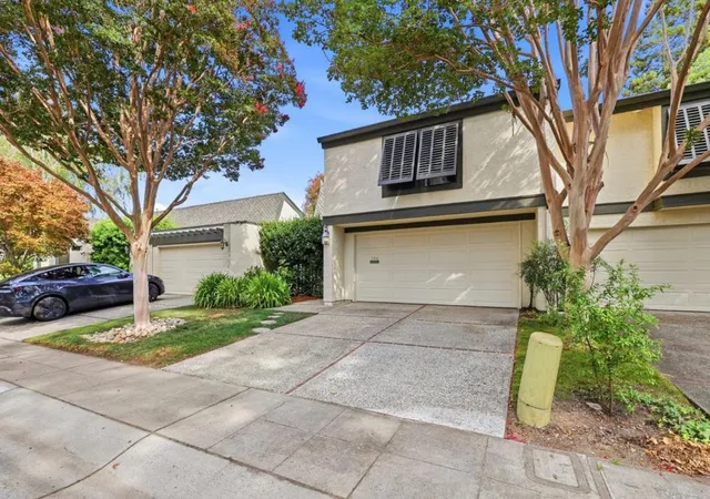 Photo 2 of Single family home for sale at 146 Hemlock Ct, Palo Alto, CA 94306 | MLS# ML82059599 | Listing updated on 2026-10-09