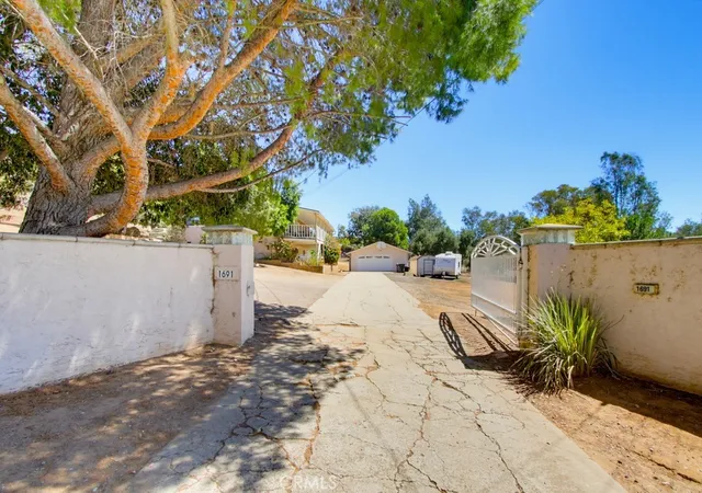 Photo 1 of Sale Pending at 1691 Roble Grande Rd, Alpine, CA 91901 | MLS# IV26191773 | Listing updated on 2026-10-07