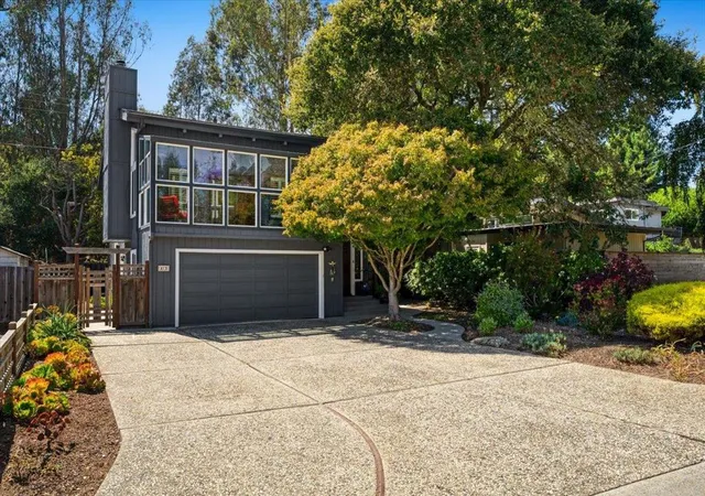 Photo 2 of Single family home for sale at 412 Sumner Ave, Aptos, CA 95003 | MLS# ML82059963 | Listing updated on 2026-10-05