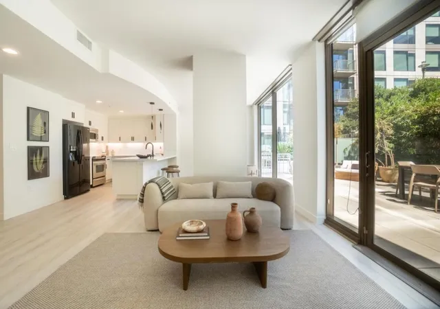 Listing Photo 5 - Condo for sale in building located at 38 N Almaden Blvd, San Jose, CA 95110 - Unit #302