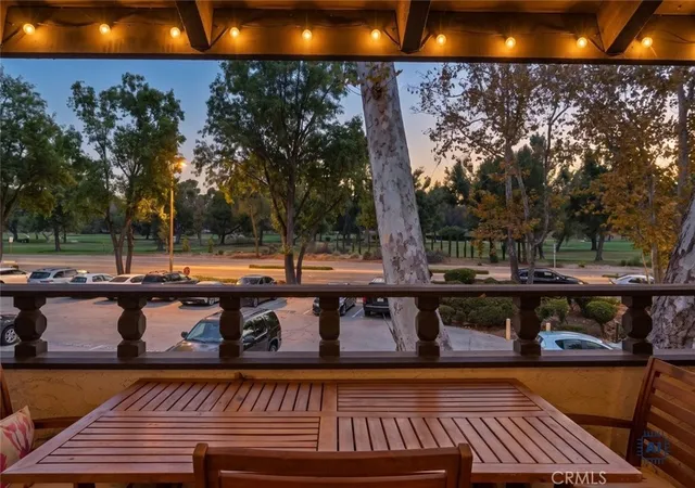 Listing Photo 2 - Condo for sale in building located at 31584 Agoura Rd, Westlake Village, CA 91361 - Unit #4