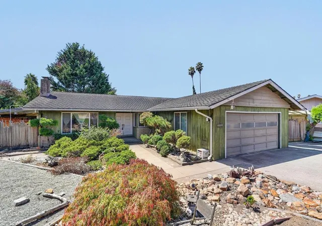 Photo 1 of Sale Pending at 25 Brook Ct, Watsonville, CA 95076 | MLS# ML82059982 | Listing updated on 2026-10-09