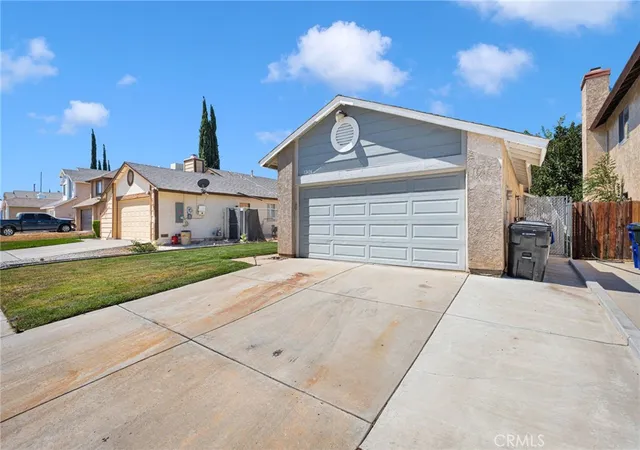 Photo 3 of Single family home for sale at 12424 Mount Baldy, Victorville, CA 92392 | MLS# DW26193421 | Listing updated on 2026-10-03