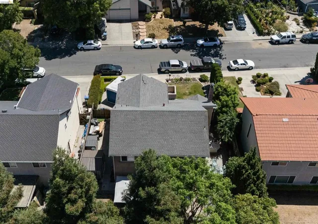 Photo 3 of Single family home for sale at 147 Sweetberry Ct, San Jose, CA 95136 | MLS# 41147083 | Listing updated on 2026-10-09