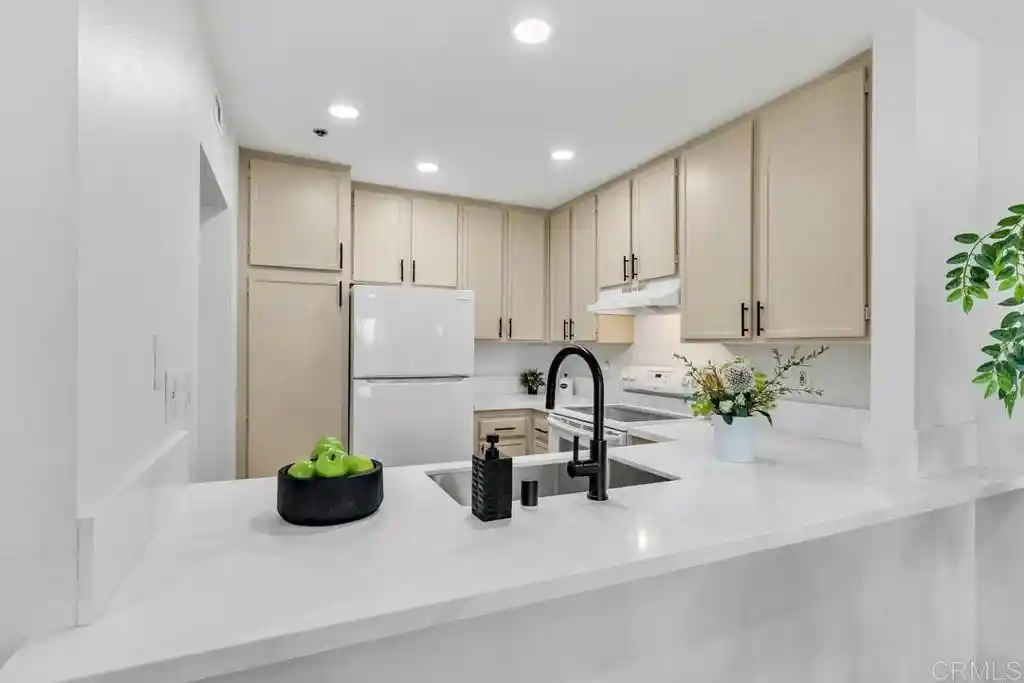 Listing Photo 33 - Condo for sale in 5980 Dandridge Ln located at 5980 Dandridge Ln, San Diego, CA 92115 - Unit #225