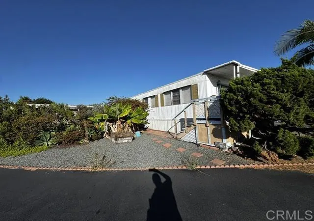 Photo 3 of Manufactured home for sale at 1425 2nd Avenue #SPC 99, Chula Vista, CA 91911 | MLS# PTP2606720 | Listing updated on 2026-09-04