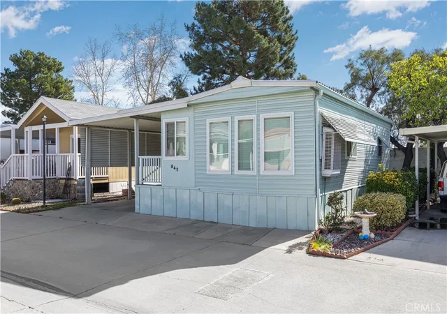 Photo 2 of Manufactured home for sale at 842 Acorn Dr, San Jacinto, CA 92583 | MLS# IG26193770 | Listing updated on 2026-10-08