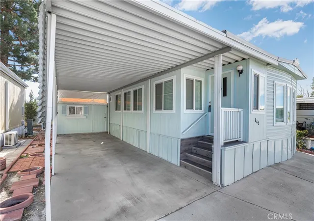 Photo 3 of Manufactured home for sale at 842 Acorn Dr, San Jacinto, CA 92583 | MLS# IG26193770 | Listing updated on 2026-10-08