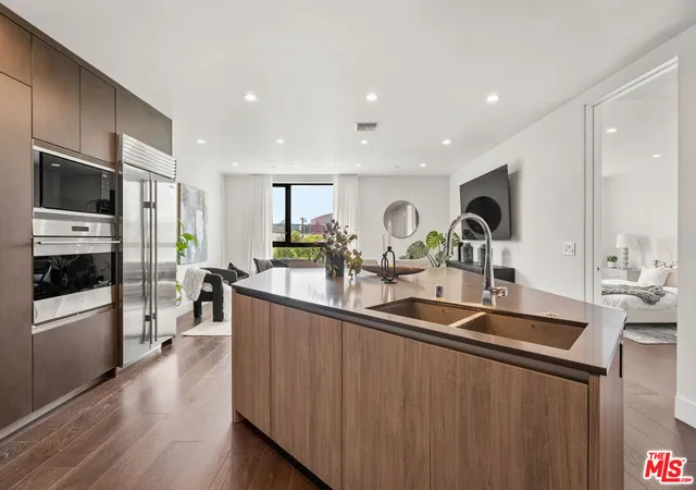 Photo 1 of Condo for sale at 724 N Croft Ave #301, Los Angeles, CA 90069 | MLS# 26965795 | Listing updated on 2026-10-08