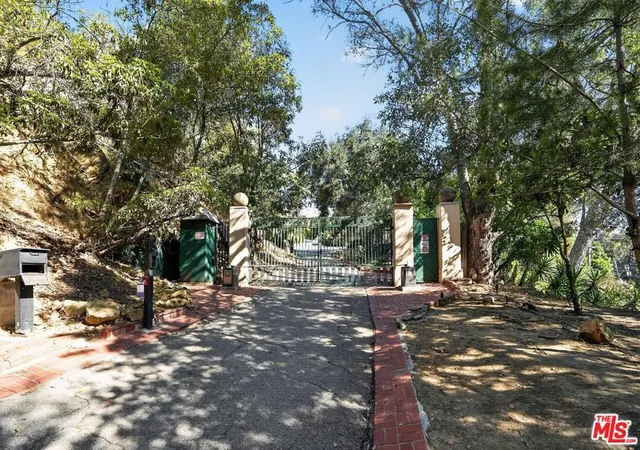 Photo 2 of Land for sale at 8110 Mulholland Ter, Los Angeles, CA 90046 | MLS# 26969747 | Listing updated on 2026-10-09
