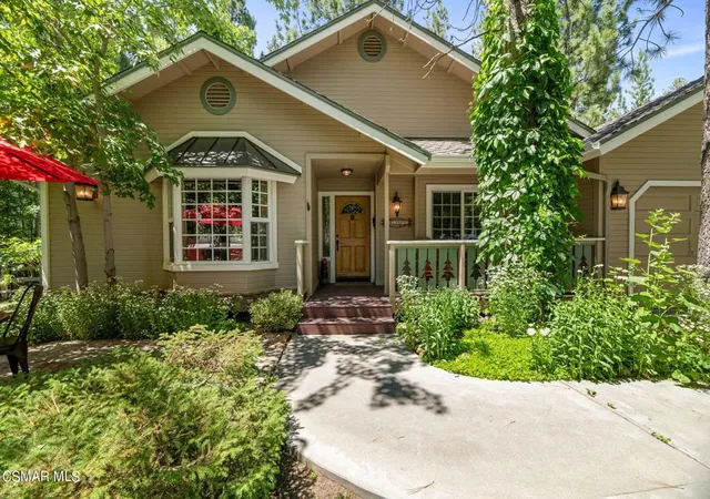 Photo 3 of Single family home for sale at 42204 Heavenly Valley Rd, Big Bear Lake, CA 92315 | MLS# 226004205 | Listing updated on 2026-10-08