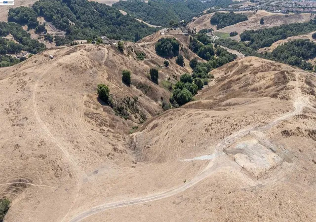 Photo 3 of Land for sale at 21479 Eden Cyn Rd, Castro Valley, CA 94552 | MLS# 41147125 | Listing updated on 2026-09-28
