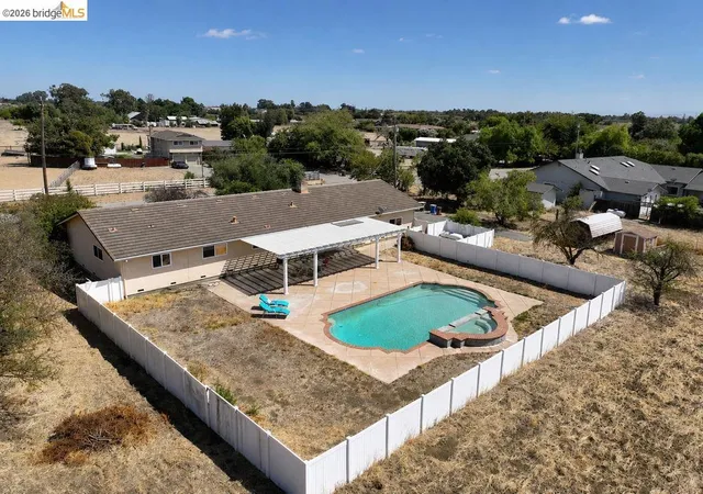 Photo 1 of Sale Pending at 3199 Crismore Dr, Oakley, CA 94561 | MLS# 41147130 | Listing updated on 2026-10-05