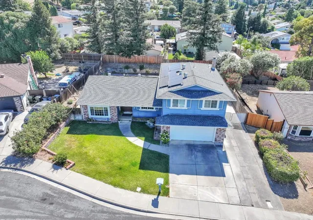 Photo 2 of Single family home for sale at 2353 Silver Crk Cir, Antioch, CA 94509 | MLS# ML82060033 | Listing updated on 2026-10-12