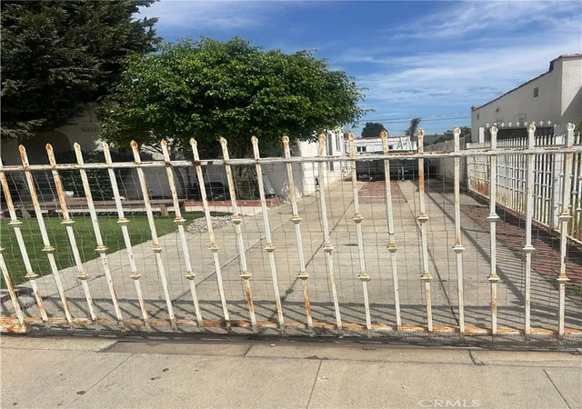 Photo 1 of Single family home for sale at 6534 4th, Los Angeles, CA 90043 | MLS# DW26193684 | Listing updated on 2026-09-13