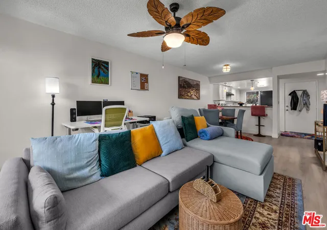 Listing Photo 3 - Condo for sale in building located at 620 W Hyde Park Blvd, Inglewood, CA 90302 - Unit #111
