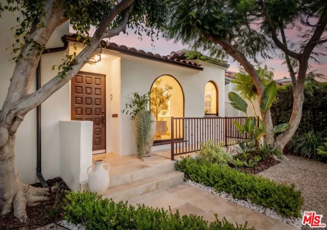 Photo 2 of Single family home for sale at 9000 Dorrington Ave, West Hollywood, CA 90048 | MLS# 26961095 | Listing updated on 2026-10-06