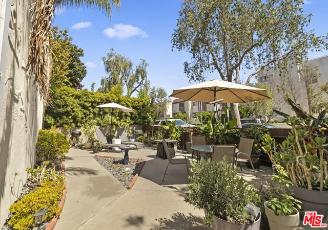Photo 3 of Multi family home for sale at 2447 Chelsea Pl, Santa Monica, CA 90404 | MLS# 26961579 | Listing updated on 2026-09-23