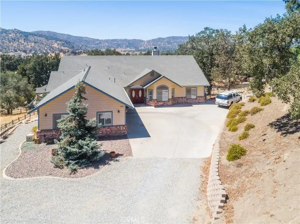 Photo 1 of Sale Pending at 24181 Martingale, Tehachapi, CA 93561 | MLS# SR26187628 | Listing updated on 2026-10-15