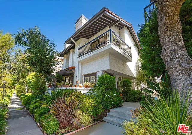 Photo 1 of Condo for sale at 1476 Palisades Dr, Pacific Palisades, CA 90272 | MLS# 26973569 | Listing updated on 2026-10-02