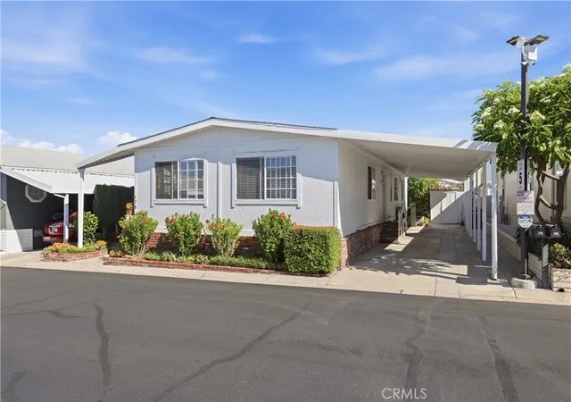 Photo 3 of Manufactured home for sale at 23301 Ridge Route #179, Laguna Hills, CA 92653 | MLS# OC26194124 | Listing updated on 2026-09-20