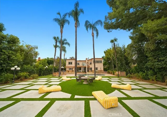 Photo 1 of Mansion for sale at 5320 Louise Ave, Encino, CA 91316 | MLS# SR26191245 | Listing updated on 2026-10-30