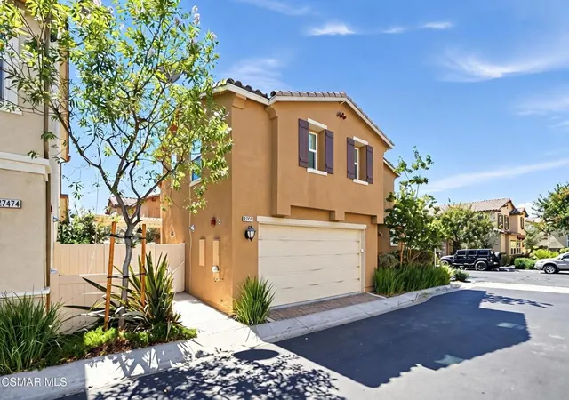 Photo 2 of Single family home for sale at 27470 Poppy Ct, Santa Clarita, CA 91350 | MLS# 226004210 | Listing updated on 2026-10-06
