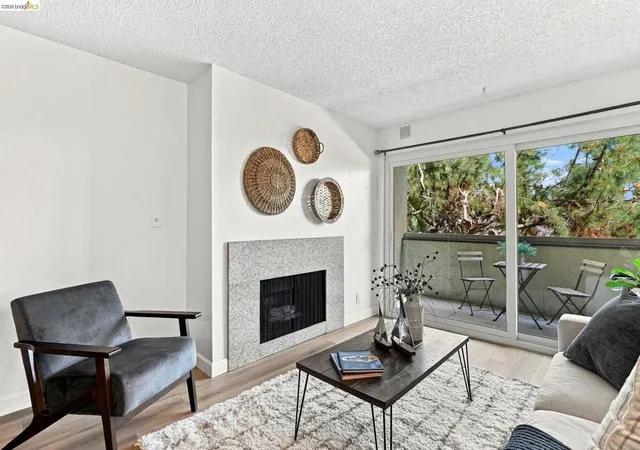 Listing Photo 2 - Condo for sale in building located at 955 Shorepoint Ct, Alameda, CA 94501 - Unit #208