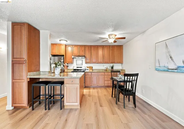 Listing Photo 4 - Condo for sale in building located at 955 Shorepoint Ct, Alameda, CA 94501 - Unit #208