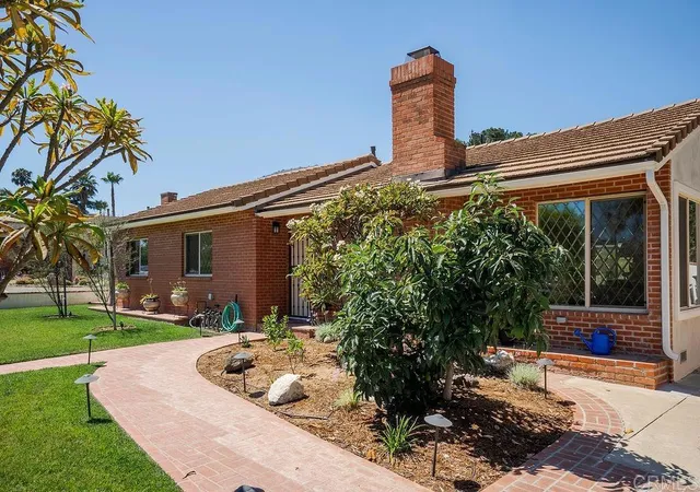 Photo 4 of Sale Pending at 453 W Laurel Ave, Glendora, CA 91741 | MLS# NDP2608329 | Listing updated on 2026-10-27