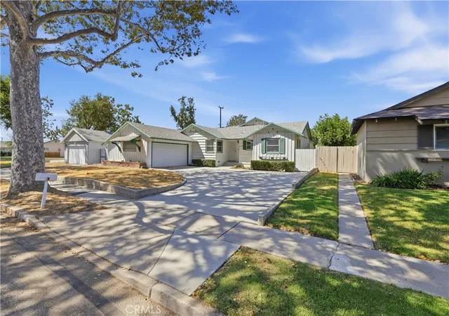 Photo 3 of Single family home for sale at 4119 Belinda St, Simi Valley, CA 93063 | MLS# SR26192538 | Listing updated on 2026-10-07