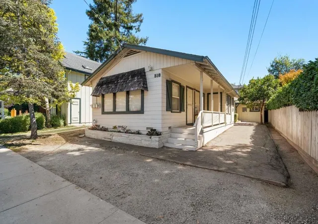 Single family home for sale at 516 Capitola Ave, Capitola, CA 95010 | MLS# ML82060123
